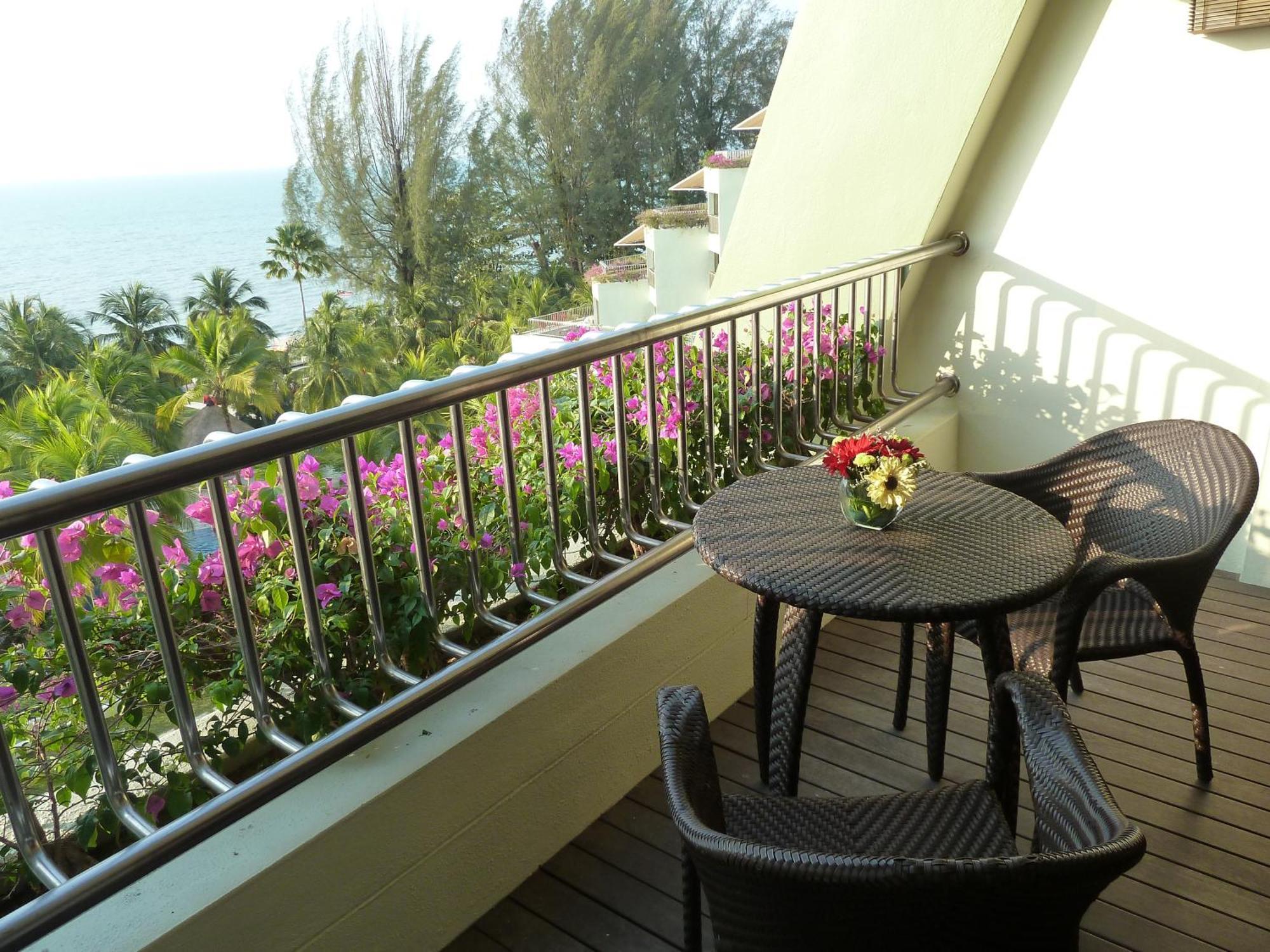 Premier Twin Room with Sea View